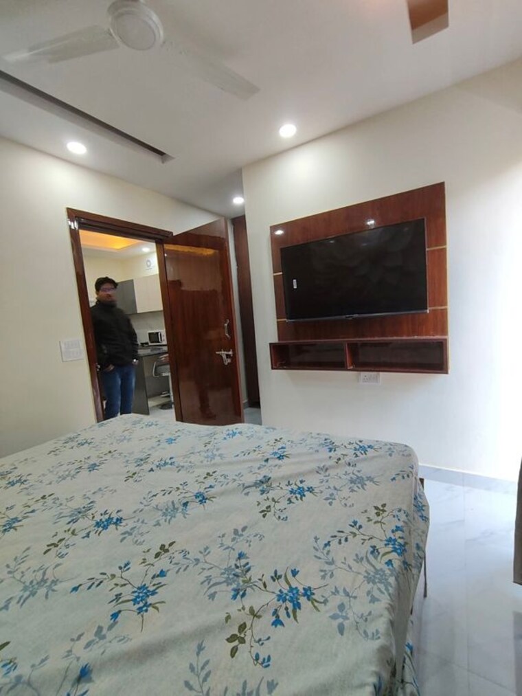 Bedroom, saket 1 Bedroom 600 Sq.Ft. Apartment In Saket Delhi 9954423