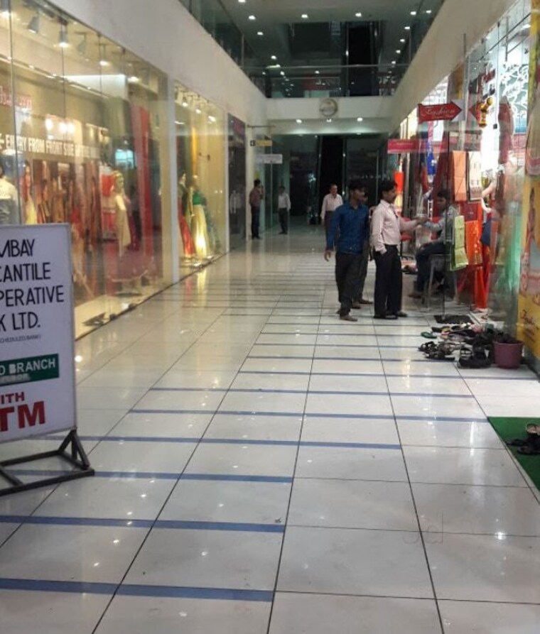  Parking, kothari-milestone Commercial Shop 366 Sq.Ft. In Malad West Mumbai 9954438