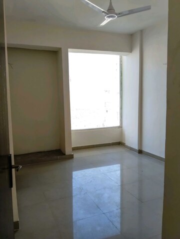 Room in 3 BHK Apartment at Amrapali Heartbeat City, Sector 107 – for Rent