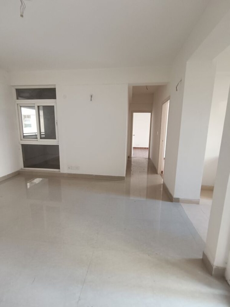Room, bptp-parkland 3.5 Bedroom 250 Sq.Yd. Builder Floor In Sector 75 Faridabad 9954441