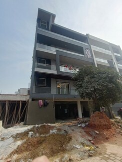 3.5 BHK + Servant Room,Study Room,Extra Room Builder Floor For Sale in BPTP Parkland