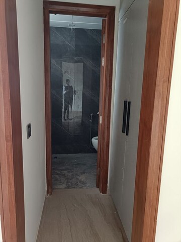 Building Lobby in 3.5 BHK Builder Floor at BPTP Parkland, Sector 75 – for Sale