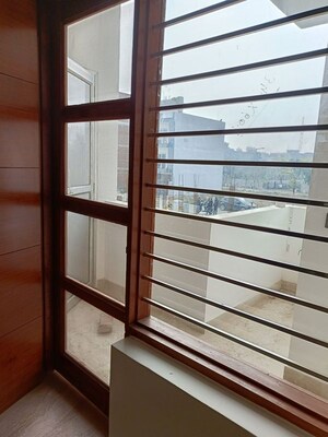 Balcony in 3.5 BHK Builder Floor at BPTP Parkland, Sector 75 – for Sale