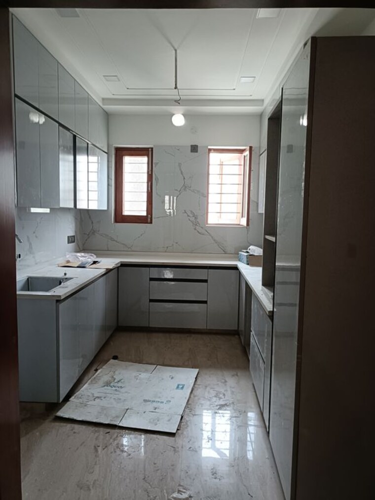 Kitchen, bptp-parkland 3.5 Bedroom 250 Sq.Yd. Builder Floor In Sector 75 Faridabad 9954441