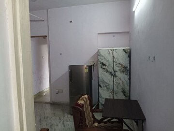Bathroom in 1 BHK Apartment at Safdarjung Enclave – for Rent