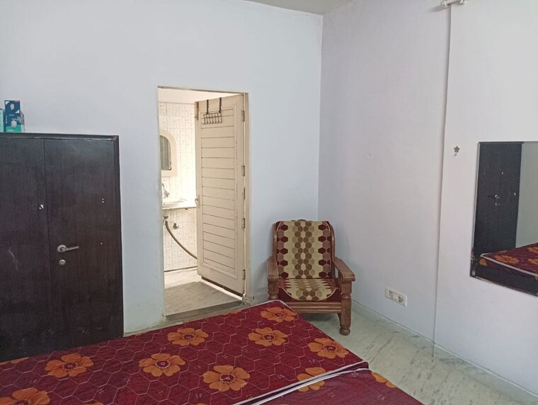 Bedroom, safdarjung enclave 1 Bedroom 550 Sq.Ft. Apartment In Safdarjung Enclave Delhi 9954443