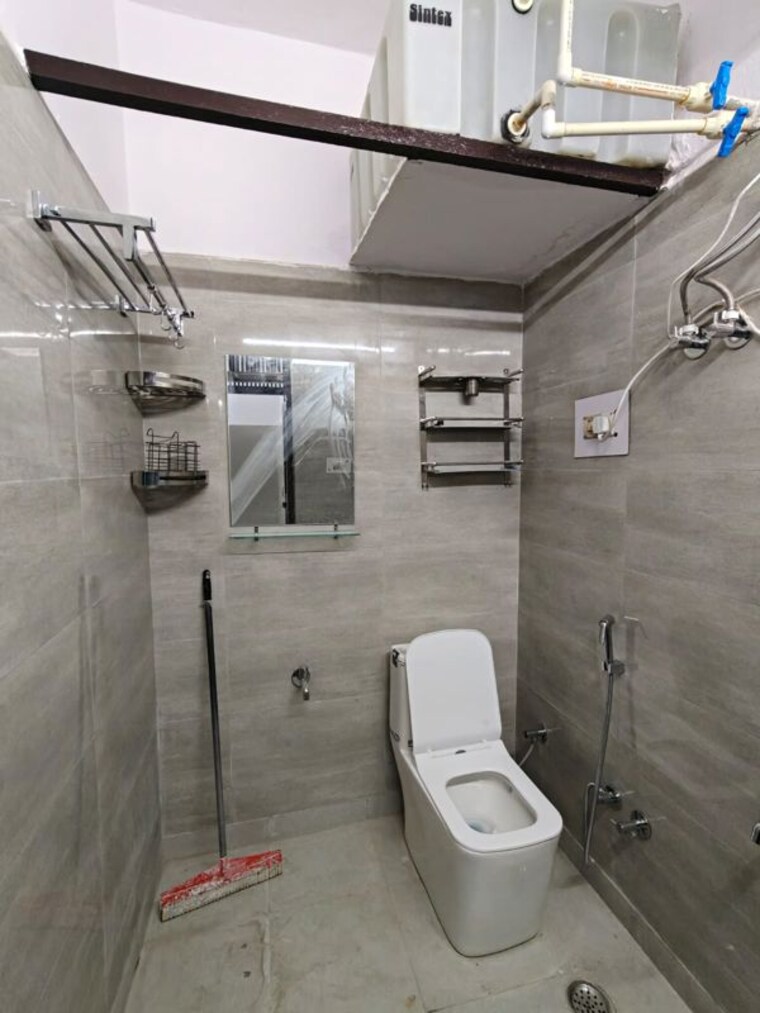 Bathroom, rohini sector 8 2 Bedroom 750 Sq.Ft. Builder Floor In Rohini Sector 8 Delhi 9954454
