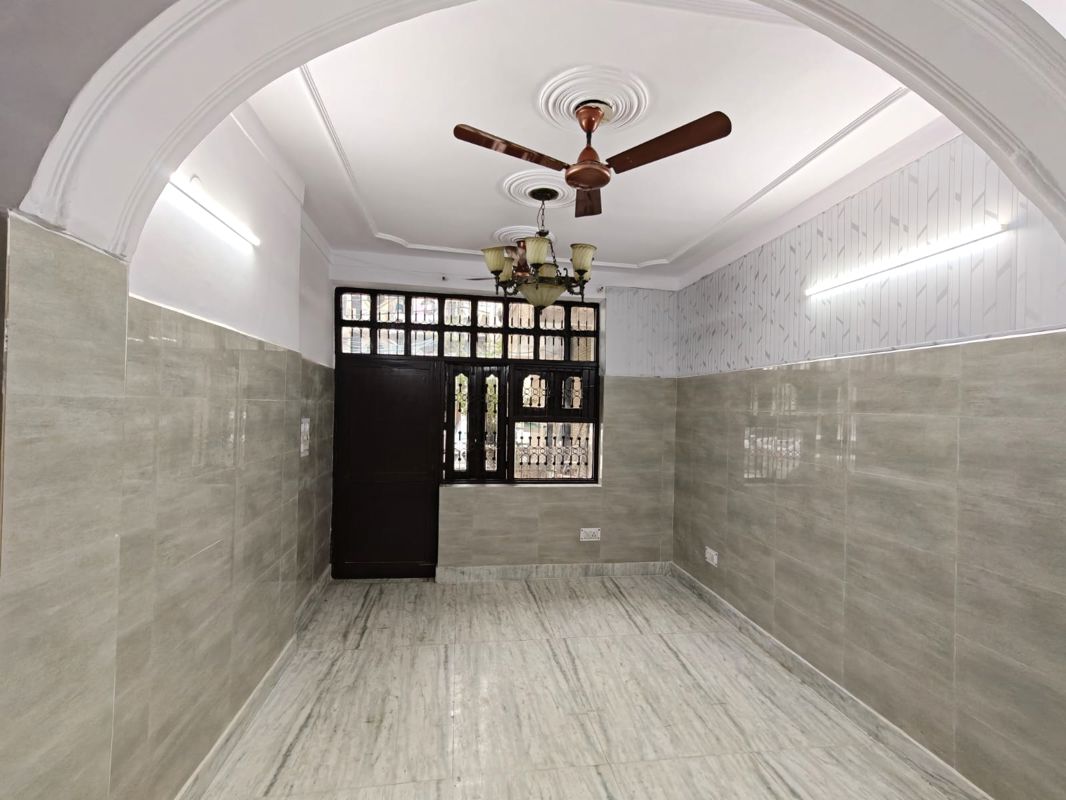2 BHK Builder Floor For Rent in Rohini Sector 8