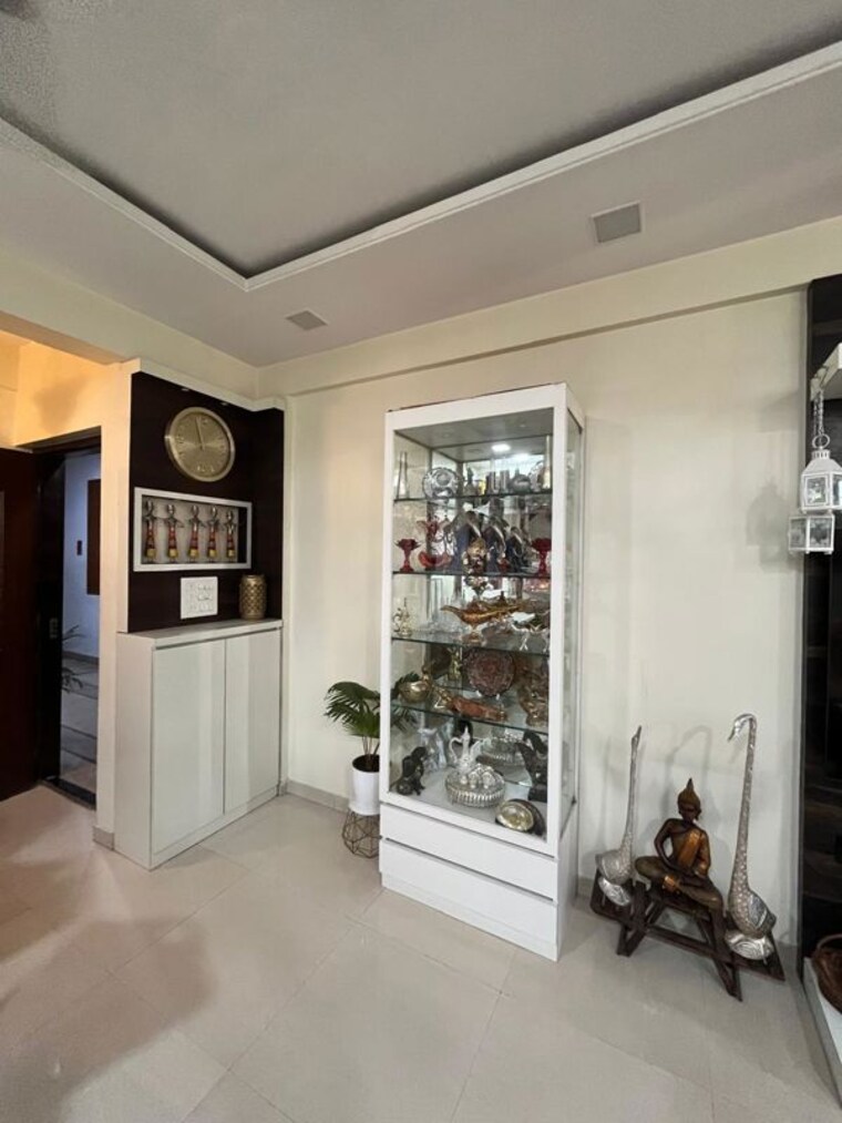 Living Room, lodha-paradise 3 Bedroom 1500 Sq.Ft. Apartment In Majiwada Thane 9954459