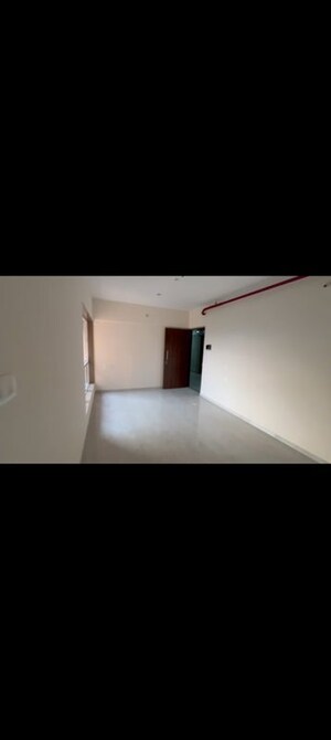 Room in 2 BHK Apartment at Mahaveer Solitaire Edge, Kandivali East – for Rent