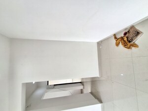 Room in 2 BHK Apartment at Mahaveer Solitaire Edge, Kandivali East – for Rent