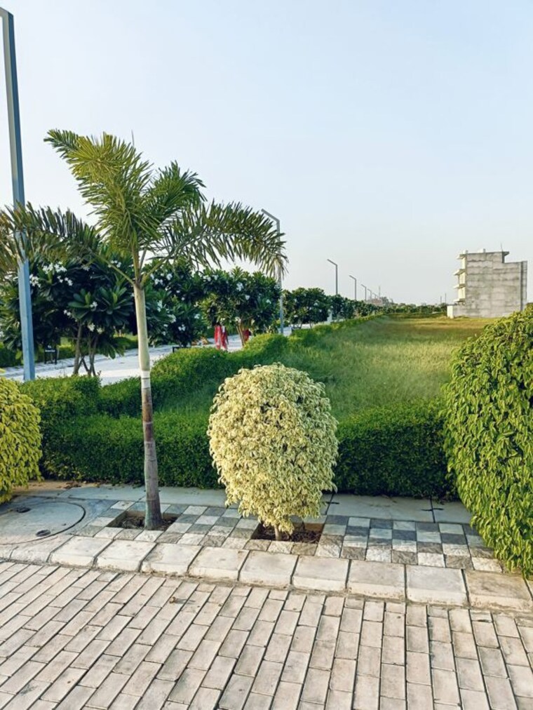 Garden, godrej-retreat  111 Sq.Yd. Plot In Sector 83 Faridabad 9954472