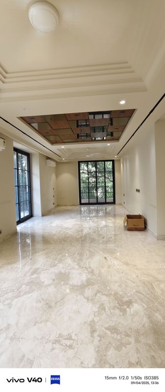3 BHK + Servant Room Builder Floor For Rent in Defence Colony