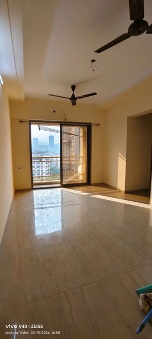 Room in 2 BHK Apartment at Madhav Palacia, Ghodbunder Road – for Rent