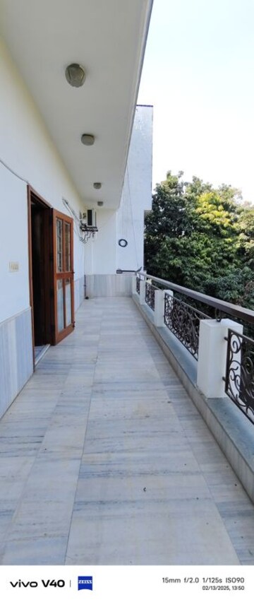 Balcony in 2 BHK Builder Floor at Defence Colony – for Rent