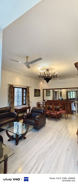 Gym in 2 BHK Builder Floor at Defence Colony – for Rent