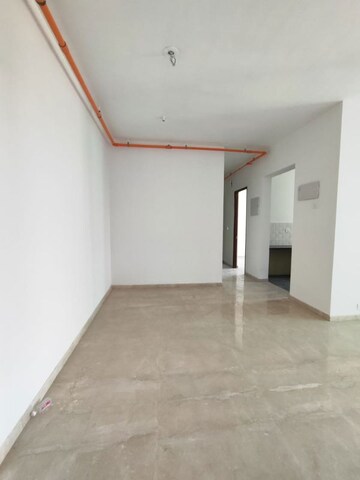 Room in 3 BHK Apartment at Kalpataru Immensa, Kolshet Road – for Rent