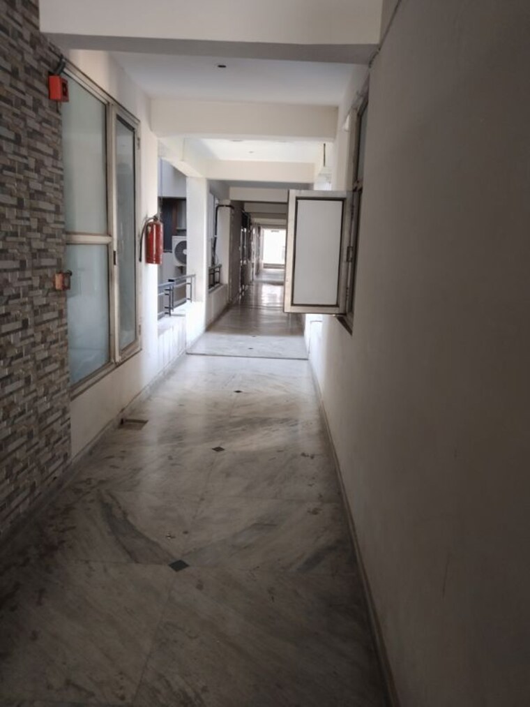 undefined, sector 21c 3 Bedroom 1650 Sq.Ft. Apartment In Sector 21c Faridabad 9954521