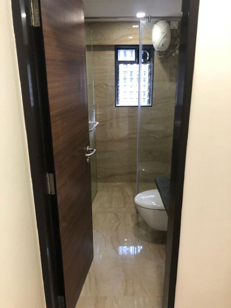 Bathroom, khar west 3 Bedroom 1100 Sq.Ft. Apartment In Khar West Mumbai 9954523