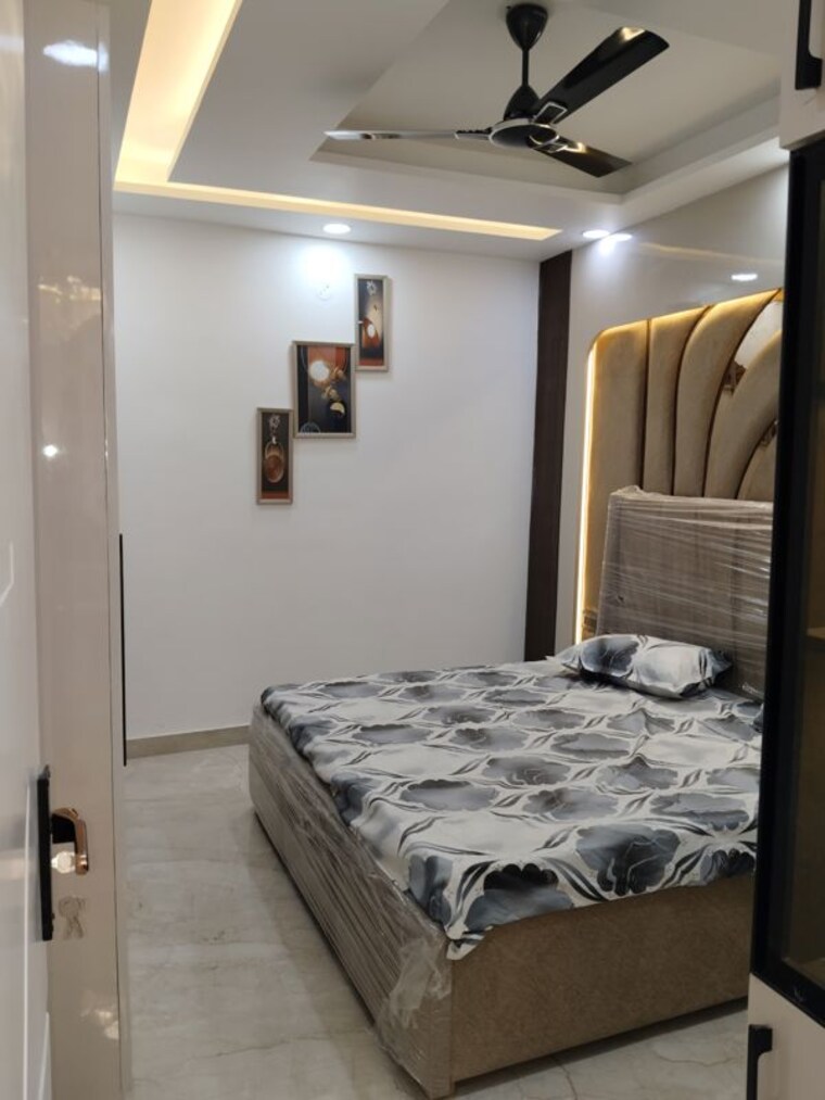 Bedroom, uttam nagar 4 Bedroom 150 Sq.Yd. Builder Floor In Uttam Nagar Delhi 9954526