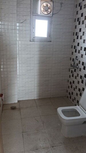 Attached Bathroom in 2 BHK Builder Floor at Maidan Garhi – for Sale