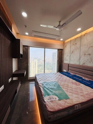 Bedroom in 2 BHK Apartment at Earth Building, Matunga East – for Rent