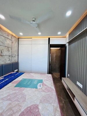 Bedroom in 2 BHK Apartment at Earth Building, Matunga East – for Rent