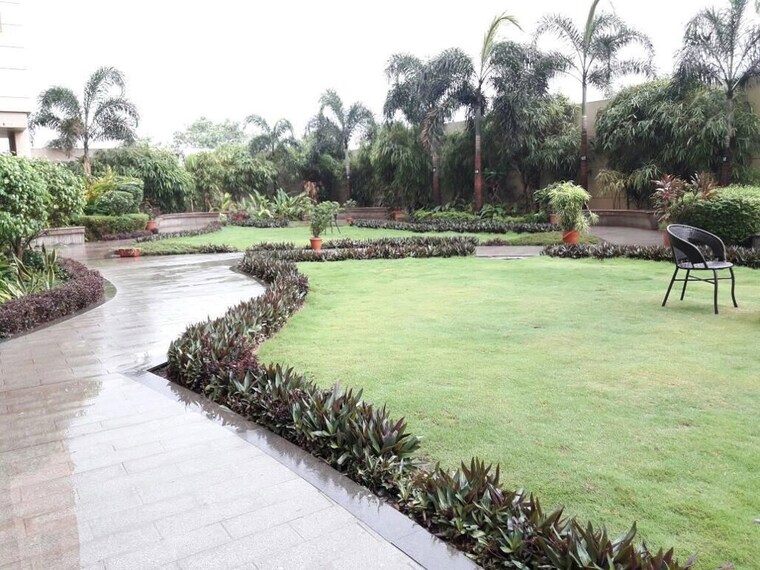 Garden, mayfair-housing-hillcrest 2 Bedroom 700 Sq.Ft. Apartment In Vikhroli West Mumbai 9954540
