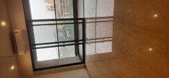 2 BHK + Servant Room Apartment For Sale in Khar West