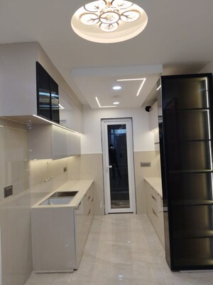 Building Lobby in 4 BHK Builder Floor at Uttam Nagar – for Sale