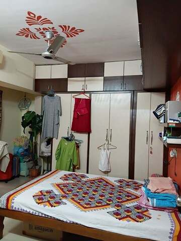 Bedroom in 2 BHK Apartment at Meghadoot CHS, Vile Parle East – for Rent