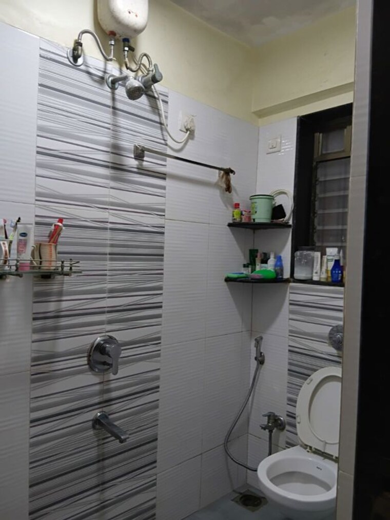 Bathroom, meghadoot-chs 2 Bedroom 900 Sq.Ft. Apartment In Vile Parle East Mumbai 9954549