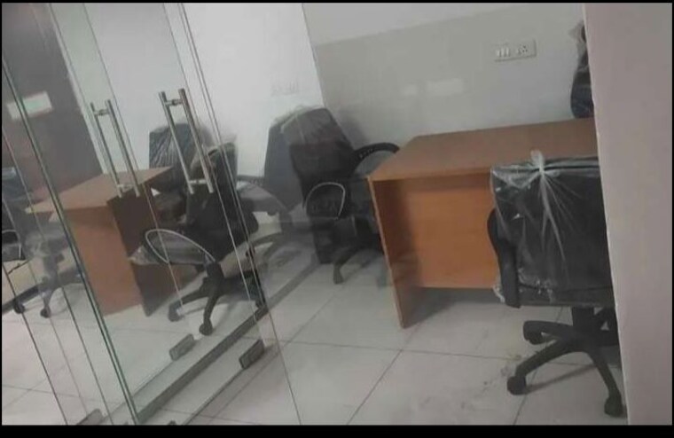 Master Bedroom, chandigarh-citi-center 2.5 Bedroom 400 Sq.Ft. Apartment In Vip Road Zirakpur 9954550