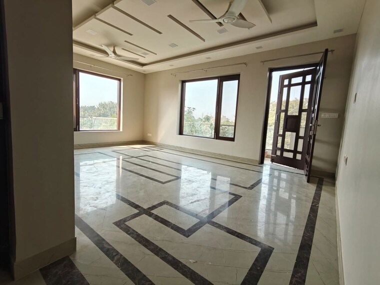 Room, sector 4 4 Bedroom 4500 Sq.Ft. Builder Floor In Sector 4 Gurgaon 9954533