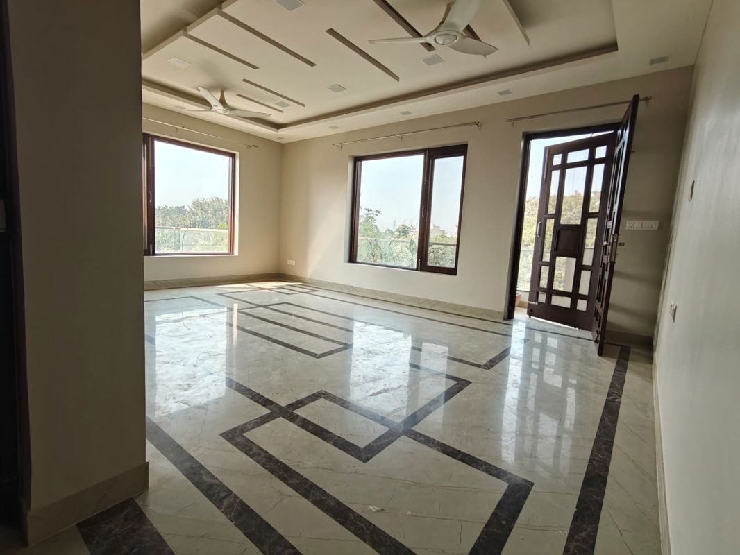 4 BHK + Pooja Room Builder Floor For Sale in Sector 4