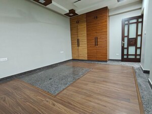 Room in 4 BHK Builder Floor at Sector 4 – for Sale