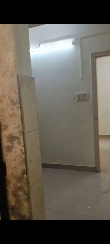 Furnished Amenities in 1 RK Apartment at Rameshwar Dham, Vile Parle East – for Rent