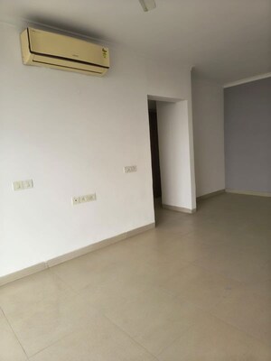 Room in 3 BHK Apartment at Jaypee Greens Pavilion Court, Sector 128 – for Rent