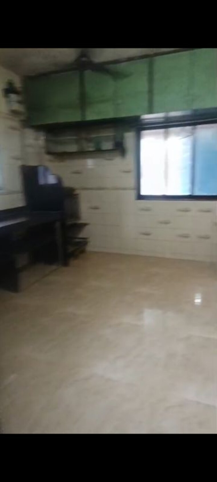  Parking, vile parle east 1 RK 350 Sq.Ft. Apartment In Vile Parle East Mumbai 9954572