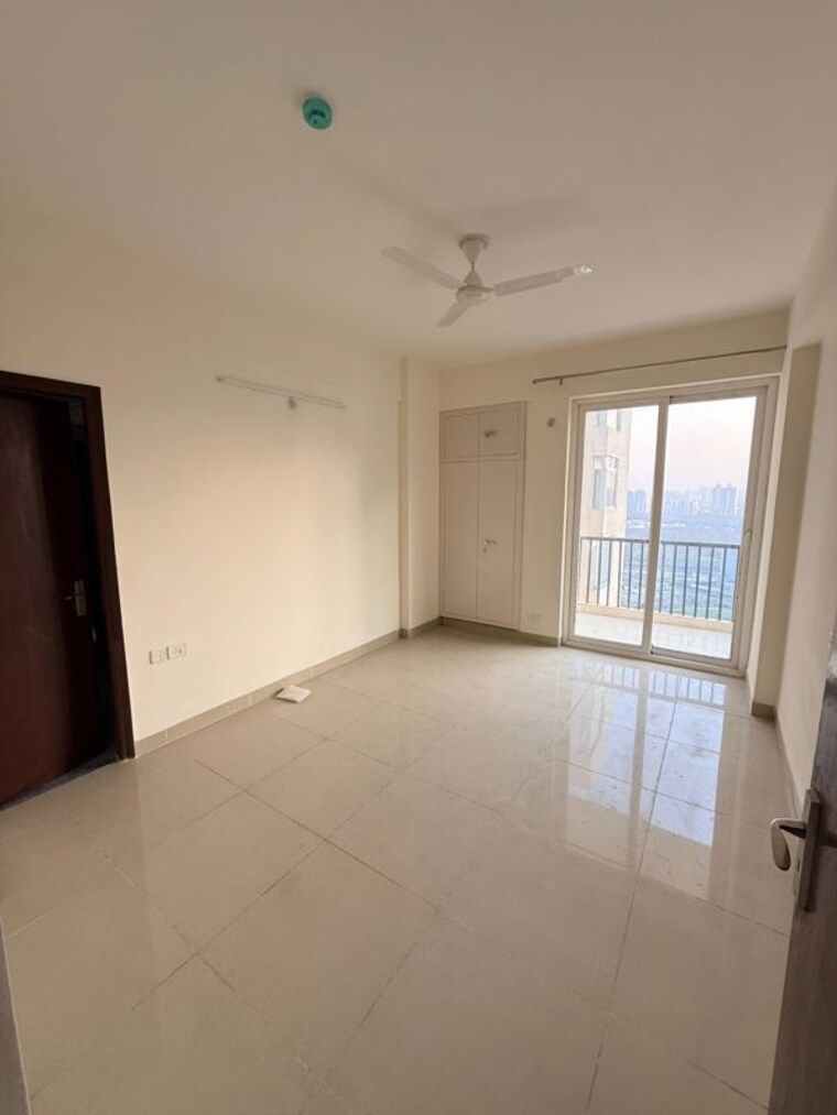Room, amrapali-heartbeat-city 3.5 Bedroom 1735 Sq.Ft. Apartment In Sector 107 Noida 9954573