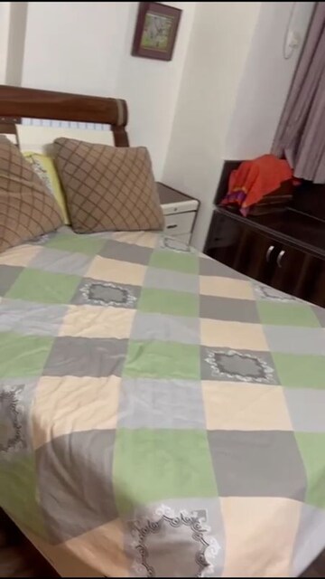 Master Bedroom in 3 BHK Apartment at Riddhi Garden, Malad East – for Rent