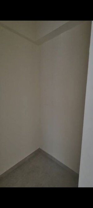 Room in 3 BHK Apartment at Nirmaan Heena, Vile Parle East – for Rent