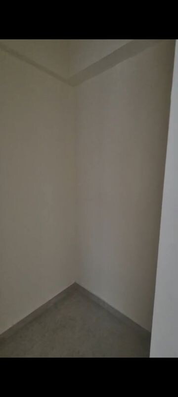 Room in 3 BHK Apartment at Nirmaan Heena, Vile Parle East – for Rent