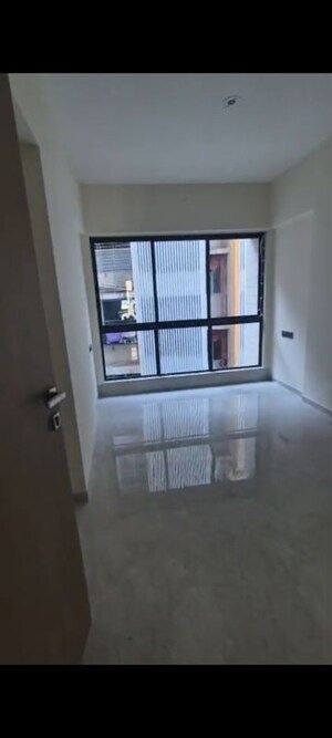 Room in 3 BHK Apartment at Nirmaan Heena, Vile Parle East – for Rent