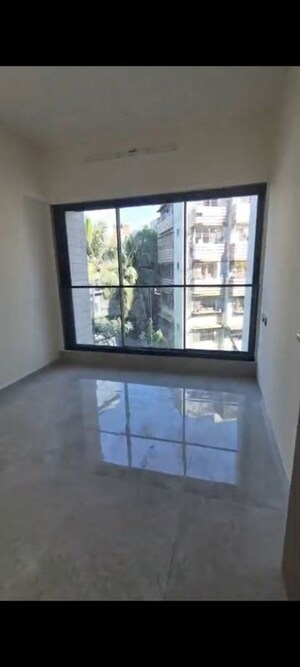 Room in 3 BHK Apartment at Nirmaan Heena, Vile Parle East – for Rent