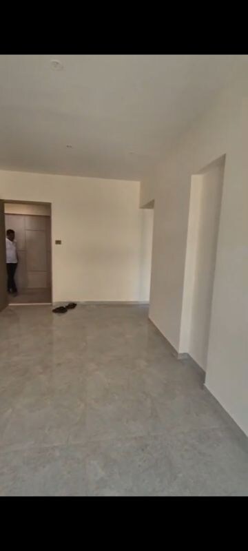 Room in 3 BHK Apartment at Nirmaan Heena, Vile Parle East – for Rent