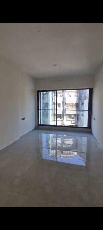 Room in 3 BHK Apartment at Nirmaan Heena, Vile Parle East – for Rent