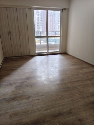 Room in 4 BHK Apartment at 3C Lotus Panache, Sector 110 – for Rent