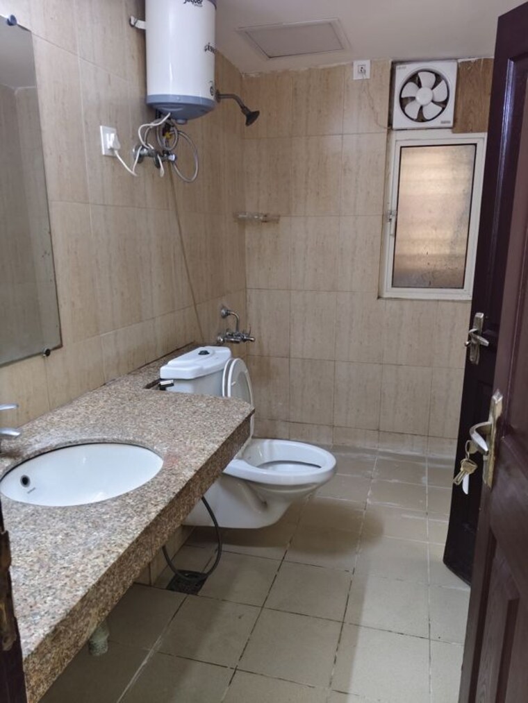 Bathroom, lotus-panache 4 Bedroom 2538 Sq.Ft. Apartment In Sector 110 Noida 9924165