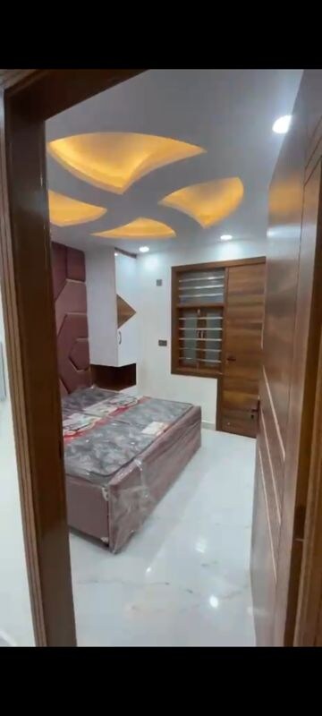 Bathroom in 1.5 BHK Builder Floor at Uttam Nagar – for Sale
